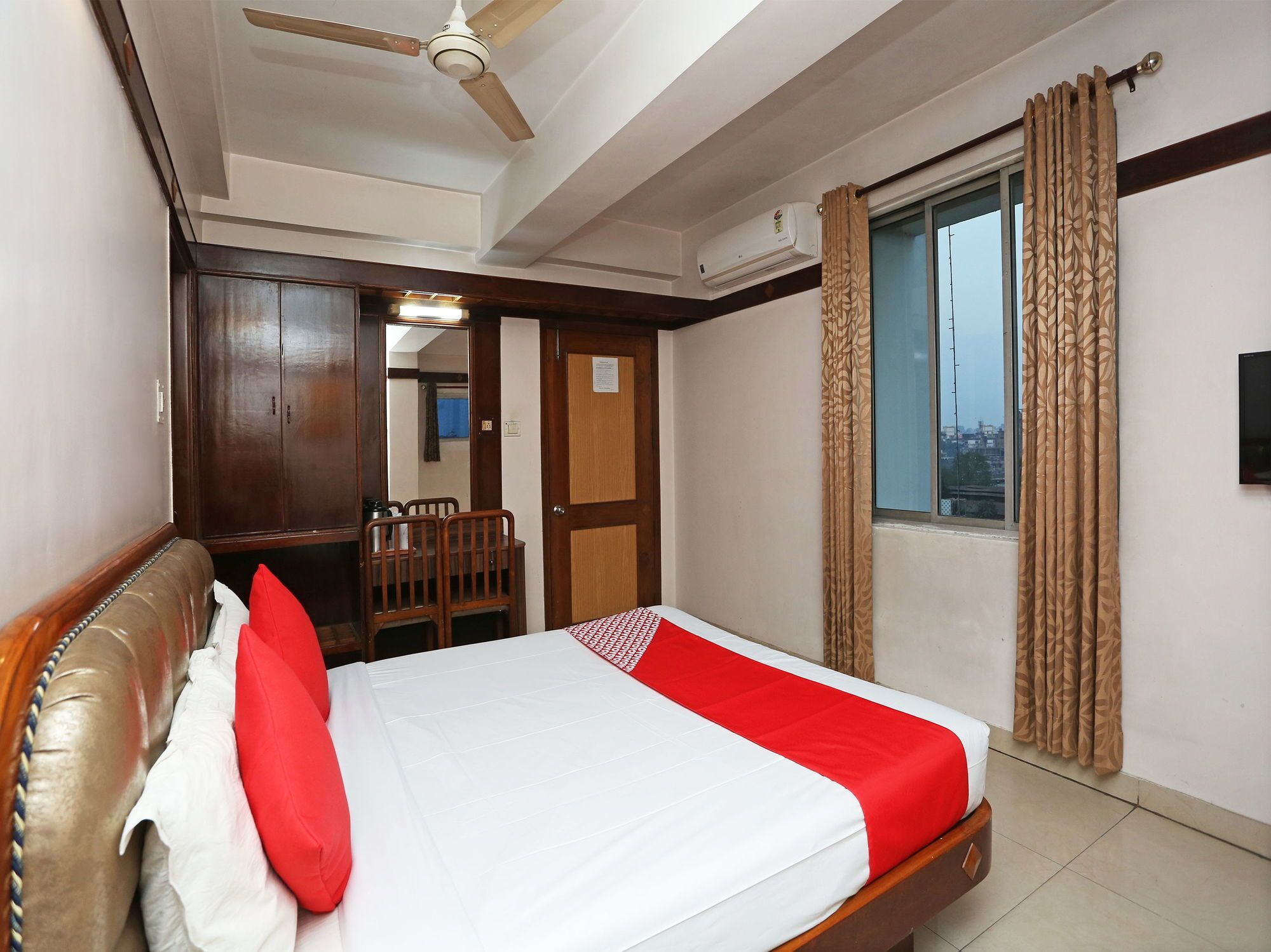 Hotel Amrit Regency Guwahati Exterior foto
